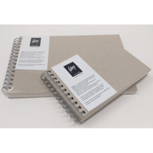 *Spiraalplokk College A4/90l, valge, kartongkaaned, kammspiraal lühemal küljel